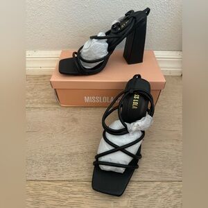 NIB | Miss Lola | Leloni Strappy Chunky Low Heels | Sz 8.5